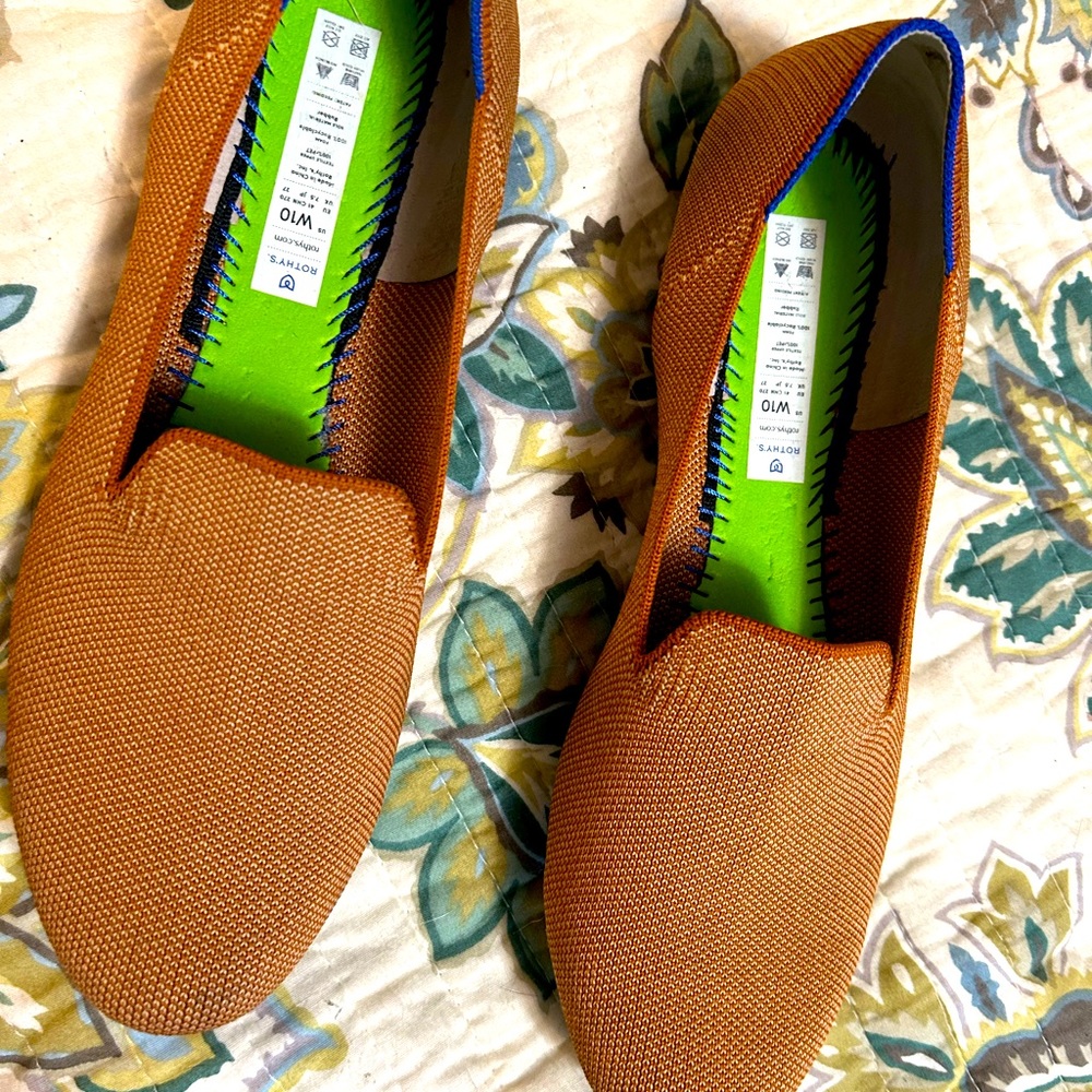 Rothy’s moccasin inside liners are missing. Very good condition